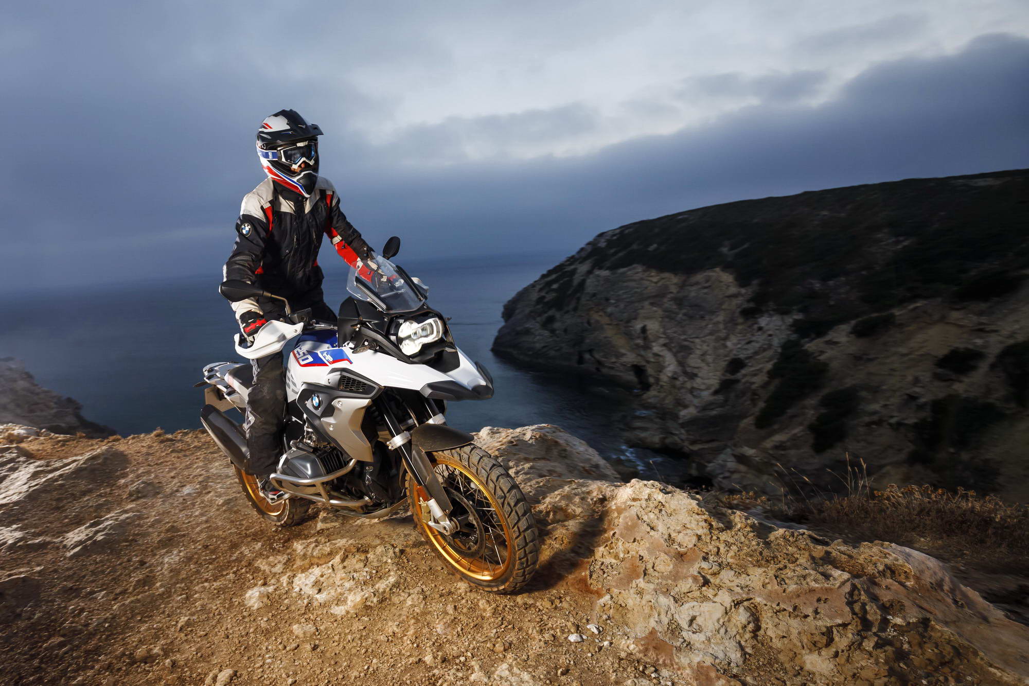 宝马r1250gshp版黑色款,高清宝马r1250gs壁纸