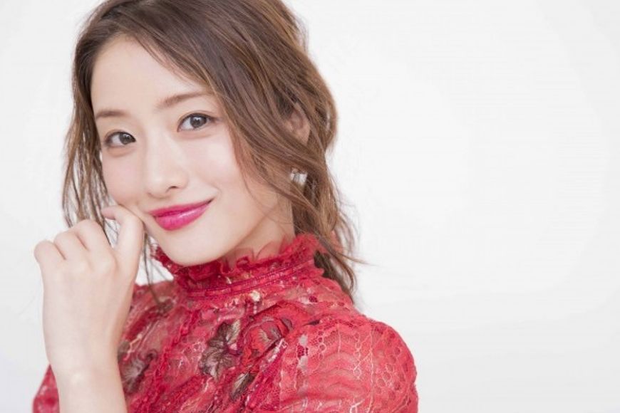 石原里美的冻龄方法,石原里美年轻时的嘴唇