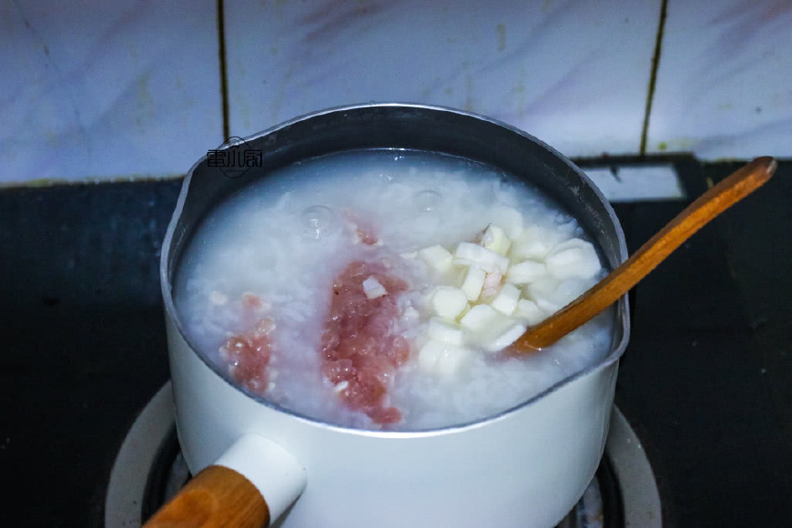 为什么煮的粥不粘稠像一碗汤一样,自己煮的粥不够粘稠