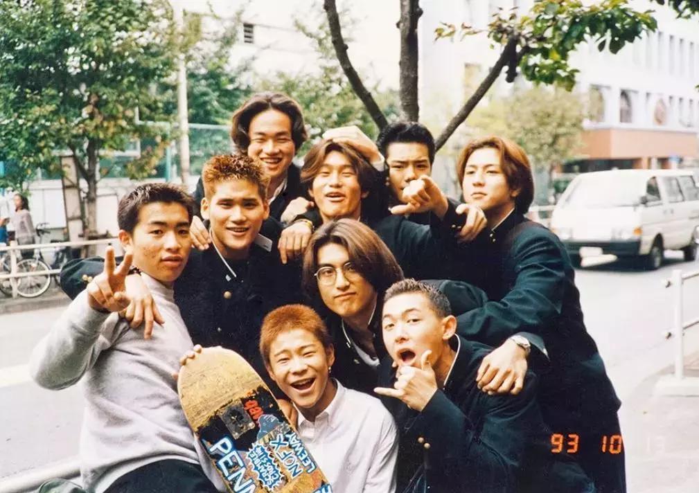 土豪界的泥石流,他花17亿成世界首位坐私人火箭环游月球的人……