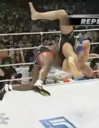 李胜龙所有比赛,李胜龙摔倒比赛视频