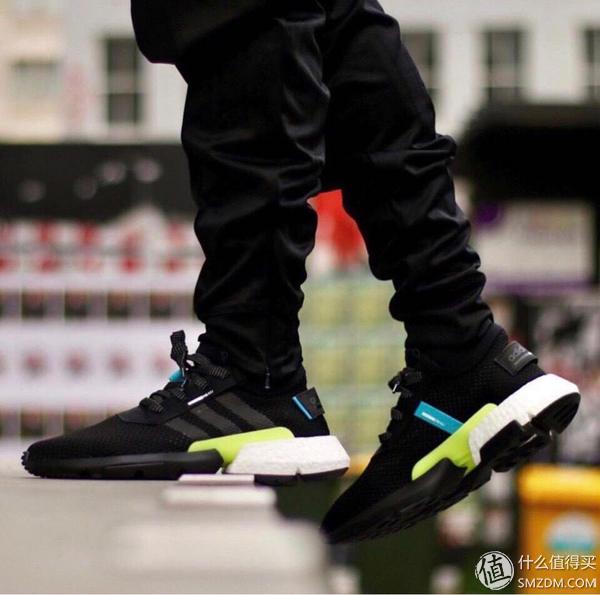 人潮汹涌穿衣打扮有多重要,哪款旅游鞋又百搭又好穿