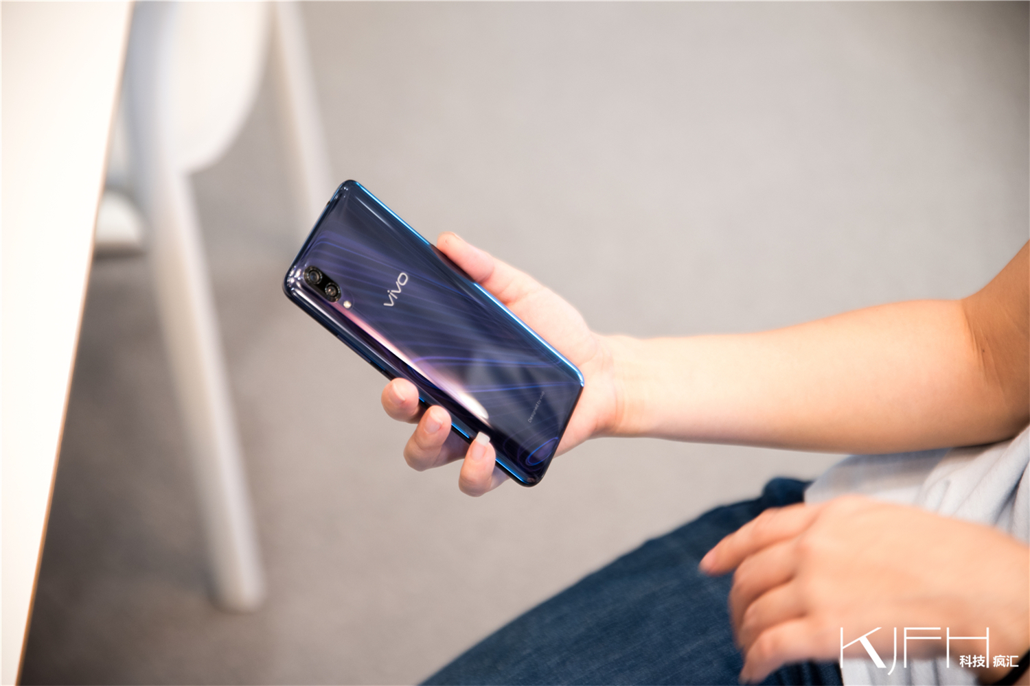 vivox23最好的功能,vivox23评测外观惊艳拍照更惊人