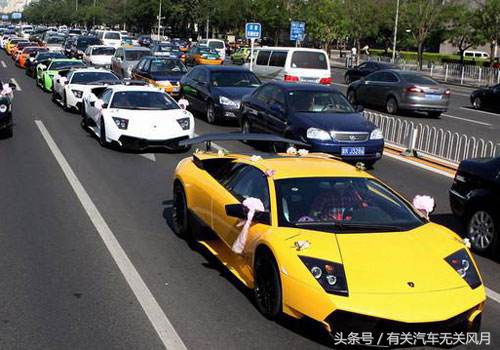 路上碰到婚车好不好,开车遇到殡葬车队