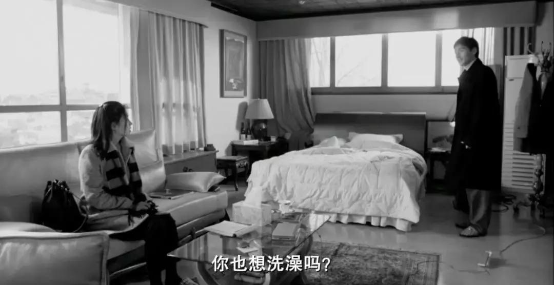 男人去超市方便买避孕套吗,男生去便利店买内裤