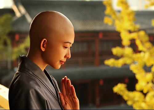 宁静光头奇葩造型,光头宁静