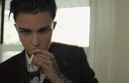 我是个女生我喜欢女生正常吗,我是女生但是喜欢女生