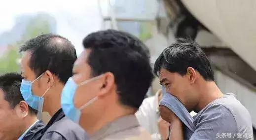 从尿液中能看出来肾的好坏,辨别肾功能的正常指标