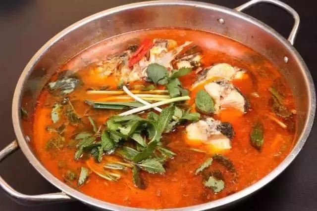 贵州苗家酸汤鱼的正宗做法,贵州正宗酸汤鱼做法