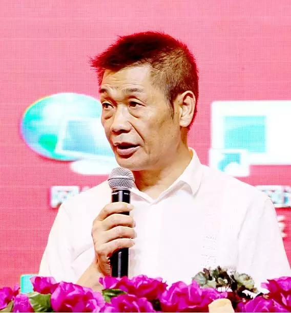 钜豪照明旗舰店直播间,推出活动提升门店营业额