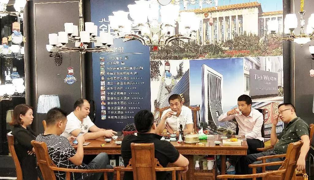 钜豪照明旗舰店直播间,推出活动提升门店营业额