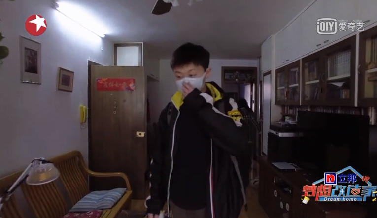 上海母子忍受17年毒气甲醛房，设计师爆改日式2居，一进门就哭了