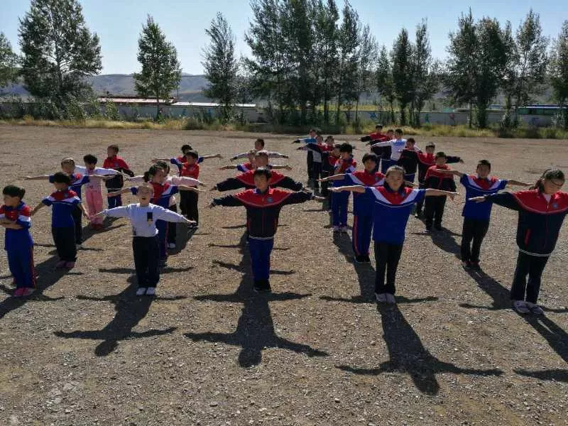 通州人顶起来！帮内蒙孩子上一堂正规的体育课！