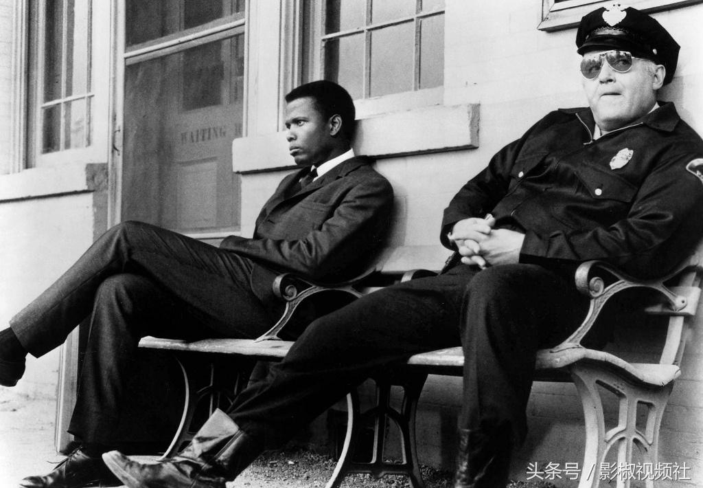 电影《炎热的夜晚》第一个黑人奥斯卡影帝果然牛逼！