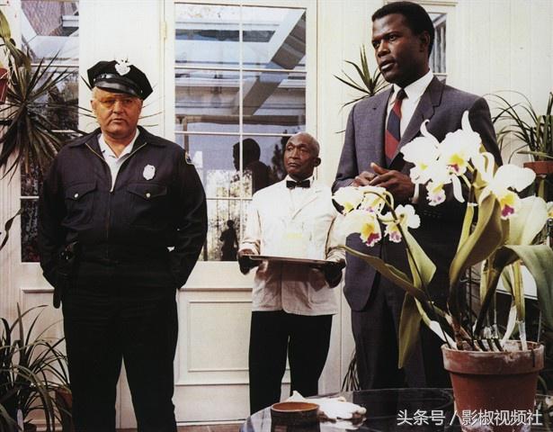 电影《炎热的夜晚》第一个黑人奥斯卡影帝果然牛逼！