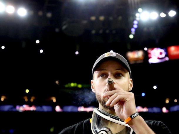 nba球星抽雪茄,nba球员抽雪茄库里