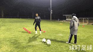 如何踢球的时候打出爆发力,踢球练核心力量的动作