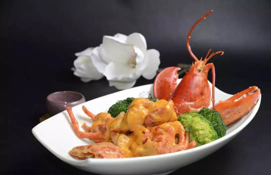 奥园嗨翻中秋，108种潮玩方式，100+种商品优惠低至2.5折！