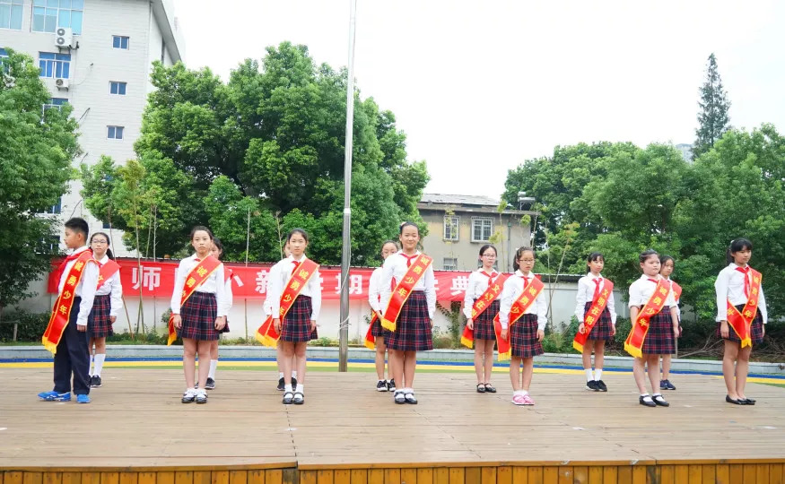 无锡小学校服一览表英伦风,无锡各个初中学校校服