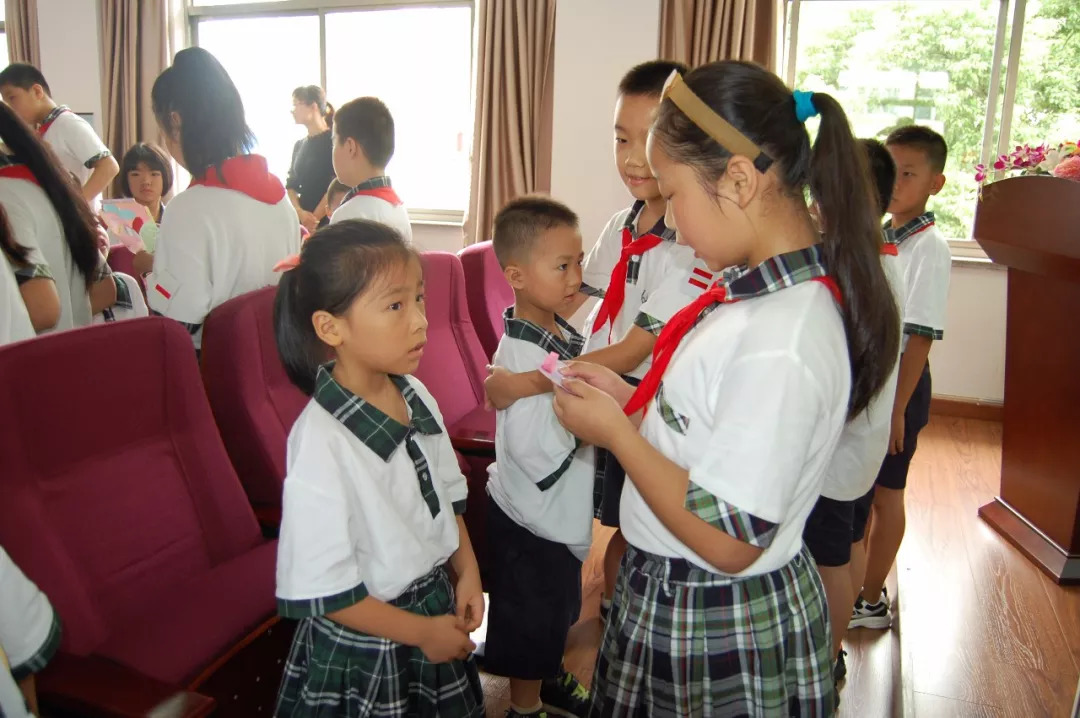 无锡小学校服一览表英伦风,无锡各个初中学校校服