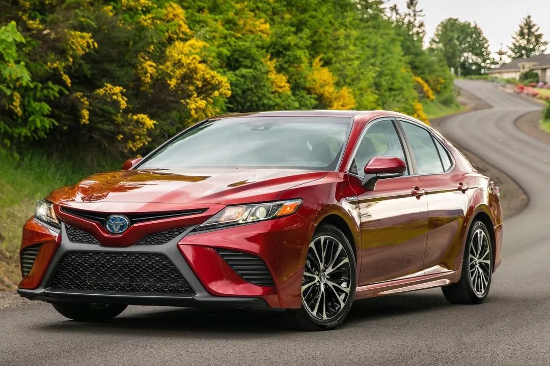 法拉利和mpv,80万法拉利mpv