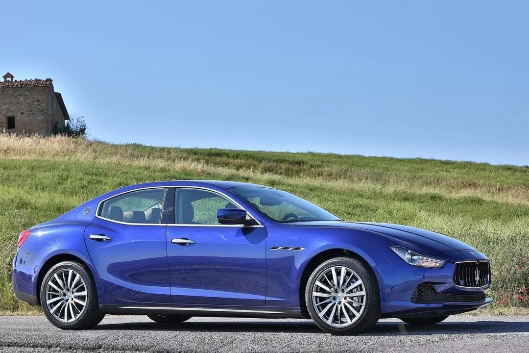 法拉利和mpv,80万法拉利mpv