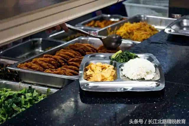 大学消费真的这么高吗,大学里物价比外边高