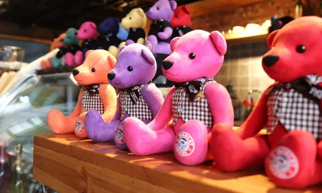 在漫猫喝咖啡，那种无忧的心情，仿佛随着维也纳音符飘到云间……