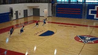 美国儿童篮球运球基本功,美国小学生篮球怎么练跑位