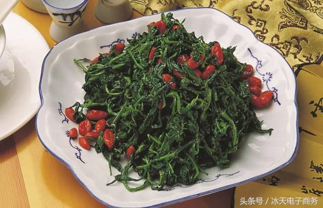 农村人吃野菜吃野果,农村人吃野菜野果