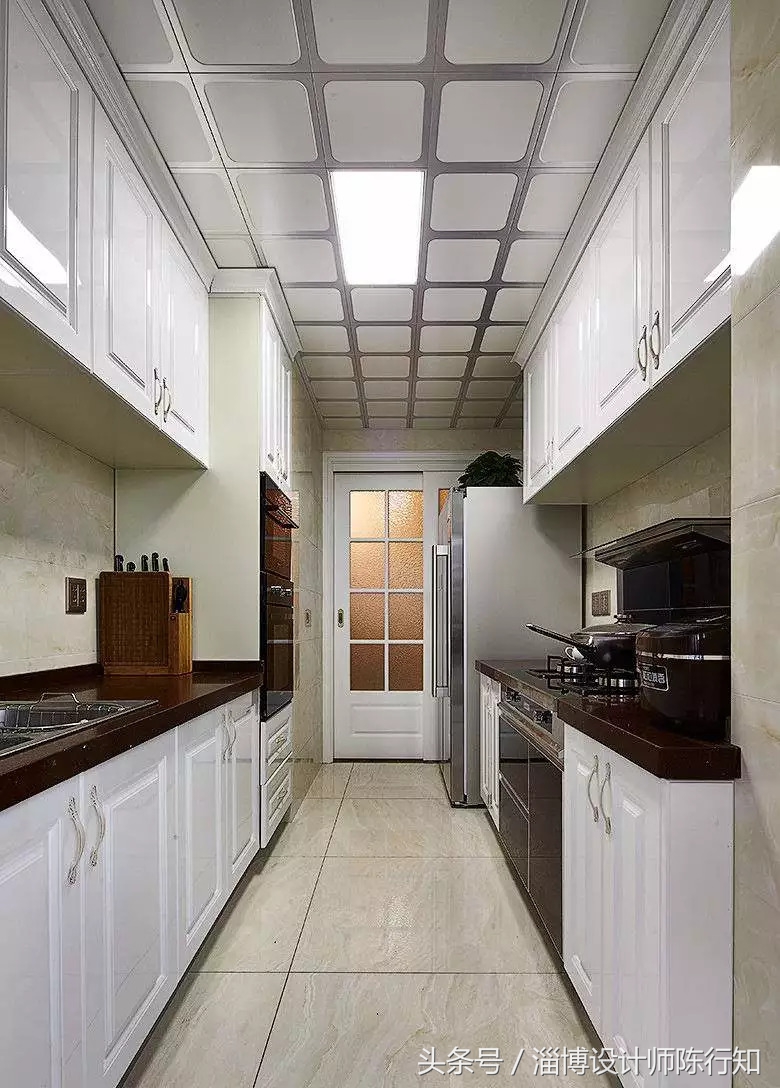 新房装修该不该做吊顶呢,房子装修一定要装筒灯吗