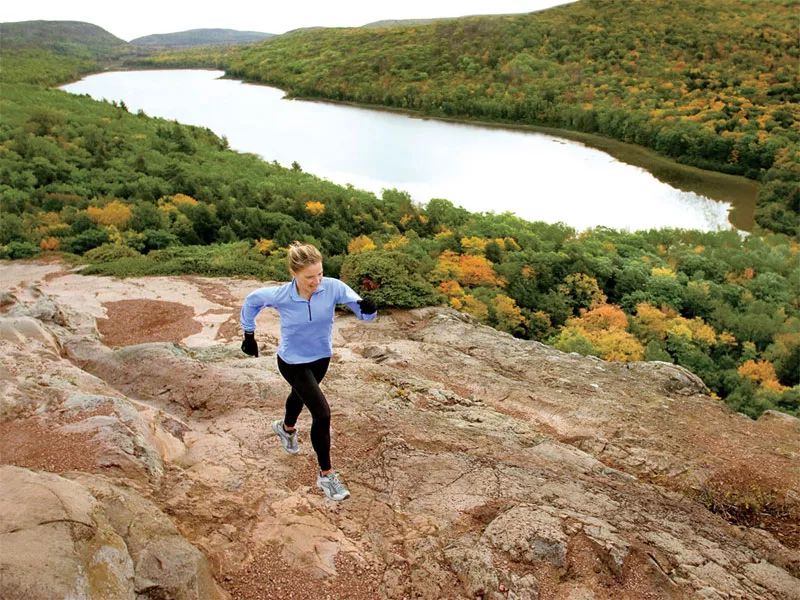跑步前面跑得比较慢后面能跑快吗,跑步动作标准为什么还是跑不快