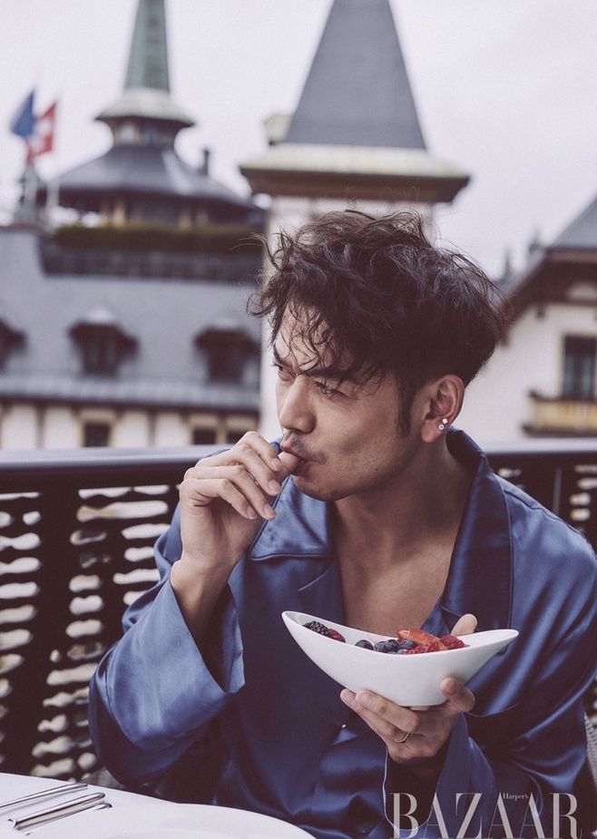 杨烁给老婆补办婚礼的视频,杨烁王黎雯补办婚礼场面浪漫