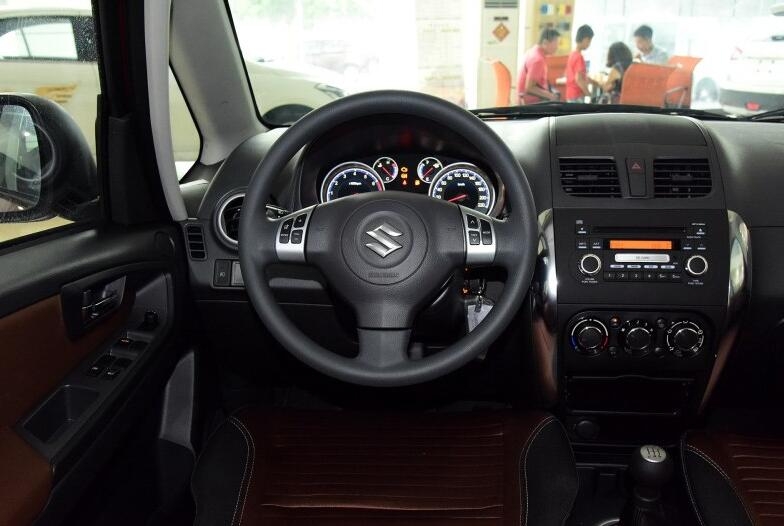 大众crosspolo1.6两厢车,新款大众1.6l自动挡两厢车polo图片