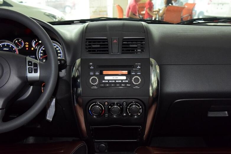 大众crosspolo1.6两厢车,新款大众1.6l自动挡两厢车polo图片