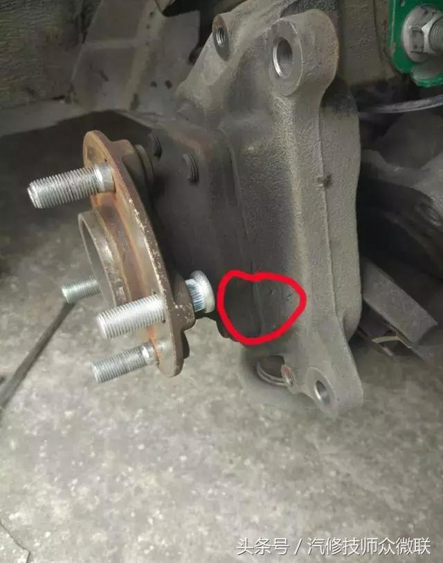 汽车轮胎螺丝容不容易断,轻卡货车为什么老是断轮胎螺丝