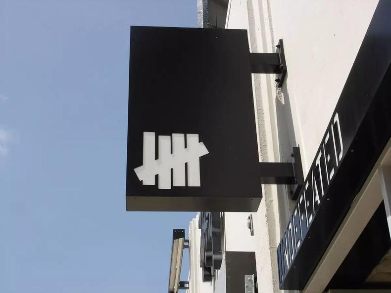 你会花多少钱买一双鞋,买一双拖鞋