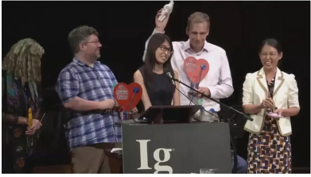 扎老板小人、用邮票检测晨勃……2018搞笑诺奖发布