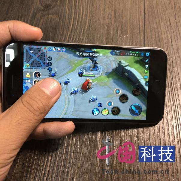 黑鲨游戏双边手柄测评,黑鲨游戏手机2代和3代