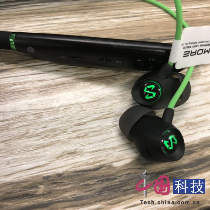 黑鲨游戏双边手柄测评,黑鲨游戏手机2代和3代