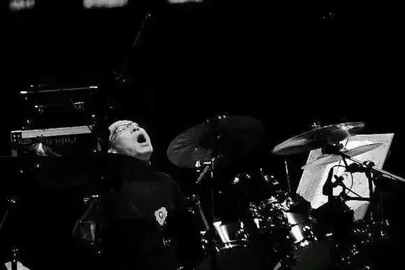 中国摇滚十大鼓手,鼓三儿张永光去世原因