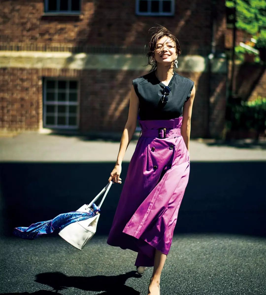 买对设计师青睐的秋冬流行色，等于拿到高阶时髦圈入场券