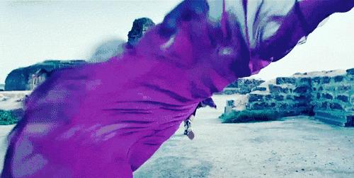 买对设计师青睐的秋冬流行色，等于拿到高阶时髦圈入场券