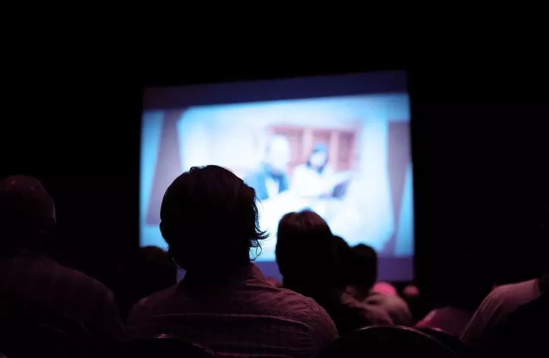 人民日报锐评消费降级,反驳消费降级的问题