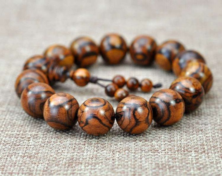 海南黄花梨入门手串推荐,黄花梨入门款和毕业款区别