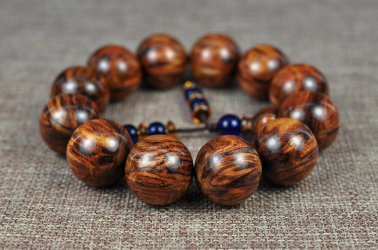 海南黄花梨入门手串推荐,黄花梨入门款和毕业款区别