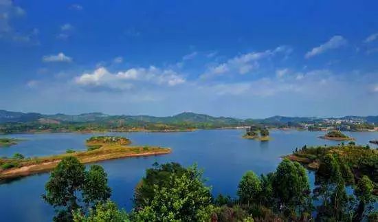 明天放假了~眉山交警送你一份出行路况指南,一定要认真看……