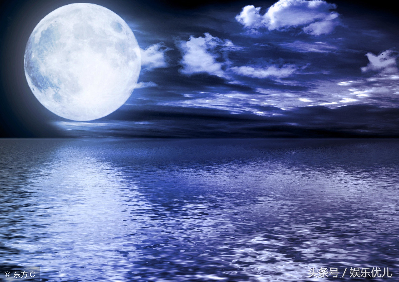 月亮的优美句子摘抄,月亮的好词好句好段摘抄大全