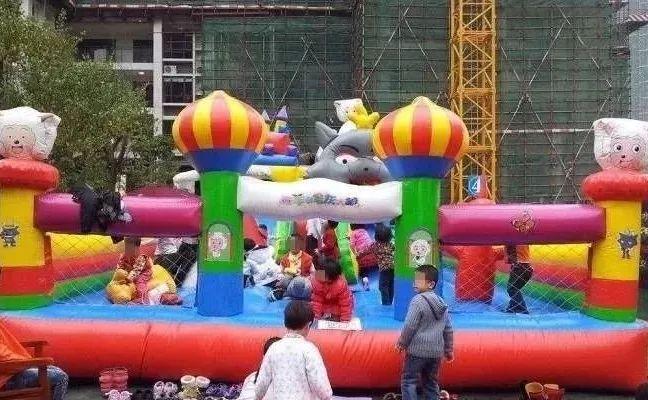 2岁宝宝耳朵化脓了,2岁宝宝耳朵流脓表现