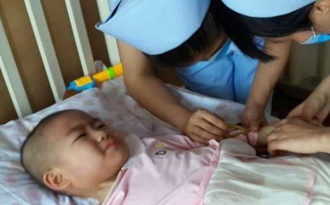 4岁宝宝总说身上痒是怎么回事,4岁小孩说身上痒怎么回事